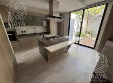 Casa · 307m² · 3 Recámaras · 3 Estacionamientos · Casa en La Vista Residencial