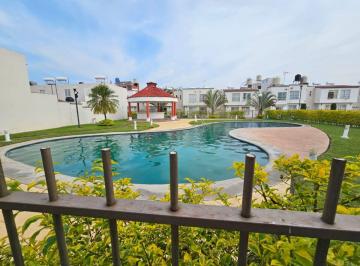 Casa de 2 habitaciones, Ayala · Venta de Casa en Fraccionamiento con Alberca Cerca del Parque Industrial de Cuautla