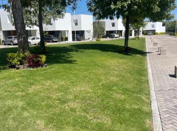 Casa · 205m² · 3 Recámaras · 2 Estacionamientos · Casa - Juriquilla Santa Fe