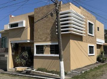 Casa · 193m² · 4 Recámaras · 2 Estacionamientos · Casa en Venta en Fraccionamiento Paraíso del Estero