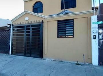 Casa · 146m² · 3 Recámaras · 1 Estacionamiento · Casa en Eta en Colonia Tierra y Libertad