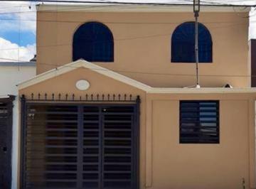 Casa · 146m² · 3 Recámaras · 1 Estacionamiento · Casa en Eta en Colonia Tierra y Libertad
