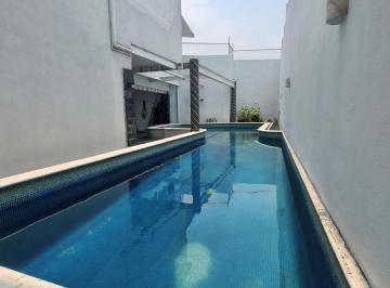 Casa · 370m² · 3 Recámaras · 3 Estacionamientos · Casa en Venta con Alberca Col. Ortiz Rubio
