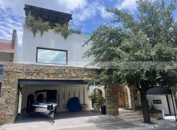 Casa · 528m² · 3 Recámaras · 3 Estacionamientos · Casa en Venta en Punta La Boca