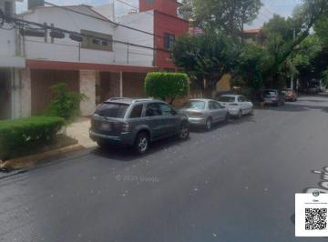Casa de 4 habitaciones, Coyoacán · Excelente Oportunidad en Remate Bancario | del Carmen, Coyoacán | Disponible Hoy