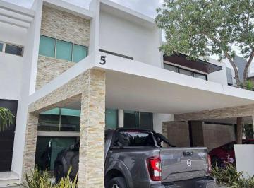 Casa de 3 habitaciones, Cancún · Disfruta Equipadisima con Alberca en Aqua By Cumbres