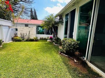 Casa · 340m² · 3 Recámaras · 3 Estacionamientos · Venta de Casa en 1 Nivel en Lomas de La Selva, Cuernavaca
