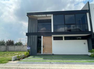 Casa en condominio de 4 habitaciones, Tlajomulco de Zúñiga · Residencia Premium en Coto Almena Casa Fuerte | 225 m² | Doble Altura, 4 Recámaras y 3 Cocheras |