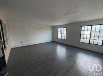 Local comercial · 190m² · 6 Recámaras · Renta Espacio Para Oficina, Local, Bodega en Santa Tere