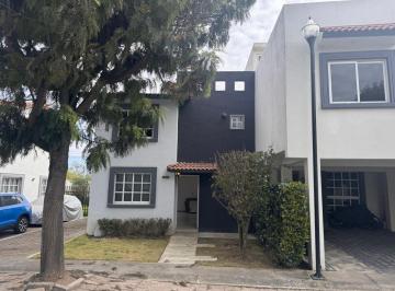 Casa en condominio de 3 habitaciones, Calimaya · Renta Casa en Villas del Campo Privada