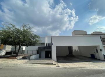 Casa · 520m² · 3 Recámaras · 3 Estacionamientos · Casa en Renta Sierra Alta Zona Carretera Nacional Monterrey