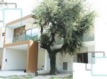 Casa · 442m² · 4 Recámaras · Casa en Venta La Joya Zona Carretera Nacional Monterrey