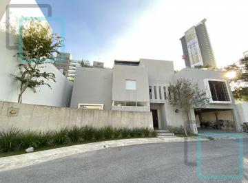 Casa · 314m² · 3 Recámaras · 2 Estacionamientos · Casa en Venta Las Montañas Zona Valle Poniente Santa Catarina