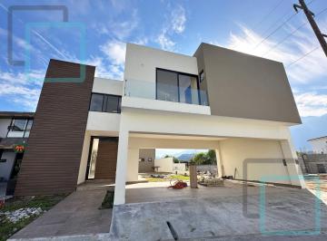 Casa · 409m² · 3 Recámaras · 3 Estacionamientos · Casa en Venta La Joya Residencial Zona Carretera Nacional Monterrey