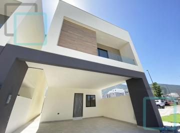 Casa · 209m² · 3 Recámaras · 2 Estacionamientos · Casa en Venta en Cumbres en El Municipio de García