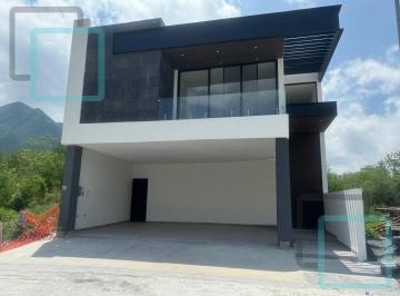 Casa · 371m² · 3 Recámaras · 2 Estacionamientos · Casa en Venta Fraccionamiento Aysso Zona Carretera Nacional Santiago