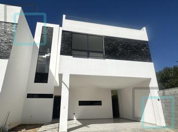 Casa · 300m² · 3 Recámaras · 2 Estacionamientos · Casa en Venta El Faisan Zona Carretera Nacional Santiago