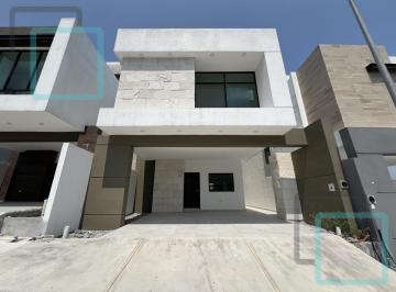 Casa · 247m² · 3 Recámaras · 2 Estacionamientos · Casa en Venta en La Zona de Dominio Cumbres García