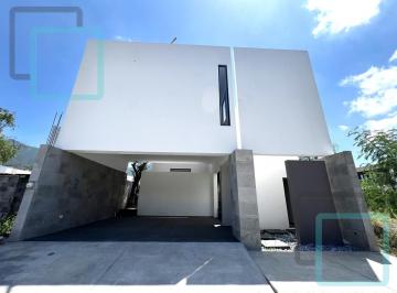 Casa · 291m² · 3 Recámaras · 2 Estacionamientos · Casa en Venta Amorada Residencial Zona Carretera Nacional Santiago