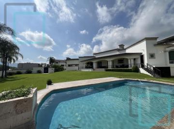 Casa · 610m² · 3 Recámaras · 5 Estacionamientos · Casa en Venta Bosques de Valle Alto Zona Carretera Nacional Monterrey
