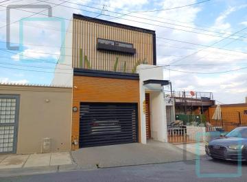 Casa · 279m² · 4 Recámaras · 1 Estacionamiento · Casa en Venta Vista Hermosa Zona Monterrey