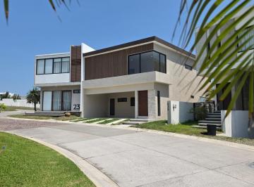 Casa · 276m² · 4 Recámaras · 2 Estacionamientos · Casa en Venta | Fracc. Punta Tiburón