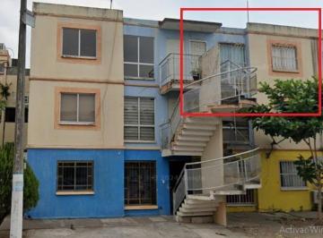 Departamento · 40m² · 2 Recámaras · 1 Estacionamiento · Departamento en 3er. Nivel en Fracc. Hacienda Sotavento, a Unos Pasos de La Av Principal