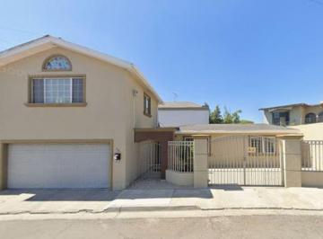 Casa de 4 habitaciones, Tijuana · Casa en Venta en Colonia Otay Constituyentes, Tijuana, B. C.