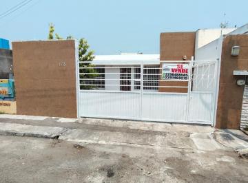 Casa · 100m² · 3 Recámaras · 2 Estacionamientos · Casa de un Piso y 3 Recámaras en Fracc. Flores del Valle. Cerca de Ejército Mexicano