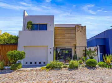 Casa de 3 habitaciones, San Miguel de Allende · ¡Gran Oportunidad de Inversión! Casa Amueblada en El Paraíso, con Fácil Acceso Al Centro San Miguel