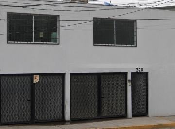Casa uso de suelo de 3 habitaciones, Nezahualcóyotl · Excelente Casa en Venta con Zonificacion de Uso de Suelo Comercial y de Oficinas / Bosques de Aragon