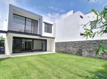 Casa · 270m² · 4 Recámaras · 2 Estacionamientos · Casa Nueva en Rancho Cortes, Cuernavaca