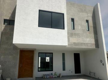 Casa de 3 habitaciones, Ocoyucan · Casa en Renta en Parque Oaxaca