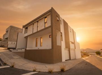 Casa · 470m² · 4 Recámaras · 5 Estacionamientos · Casa en Venta en Zibatá
