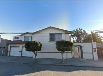 Casa de 3 habitaciones, Ensenada · Casa Hermosa en Venta, Precio de Remate Bancario.