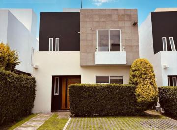 Casa en condominio · 106m² · 3 Recámaras · 2 Estacionamientos · En Fraccionamiento Residencial Foresta