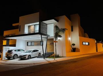 Casa de 3 habitaciones, Querétaro · Casa en Renta con Alberca Privada | Disponible Agosto 2026