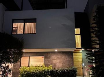 Casa de 4 habitaciones, Zapopan · Residencia en Venta en Valle Imperial en Coto Imperio Sueco