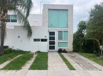 Casa en condominio de 3 habitaciones, Zapopan · El Real 1 Coto Ave Aviacion Cerca de Flextronics y Tec de Monterrey