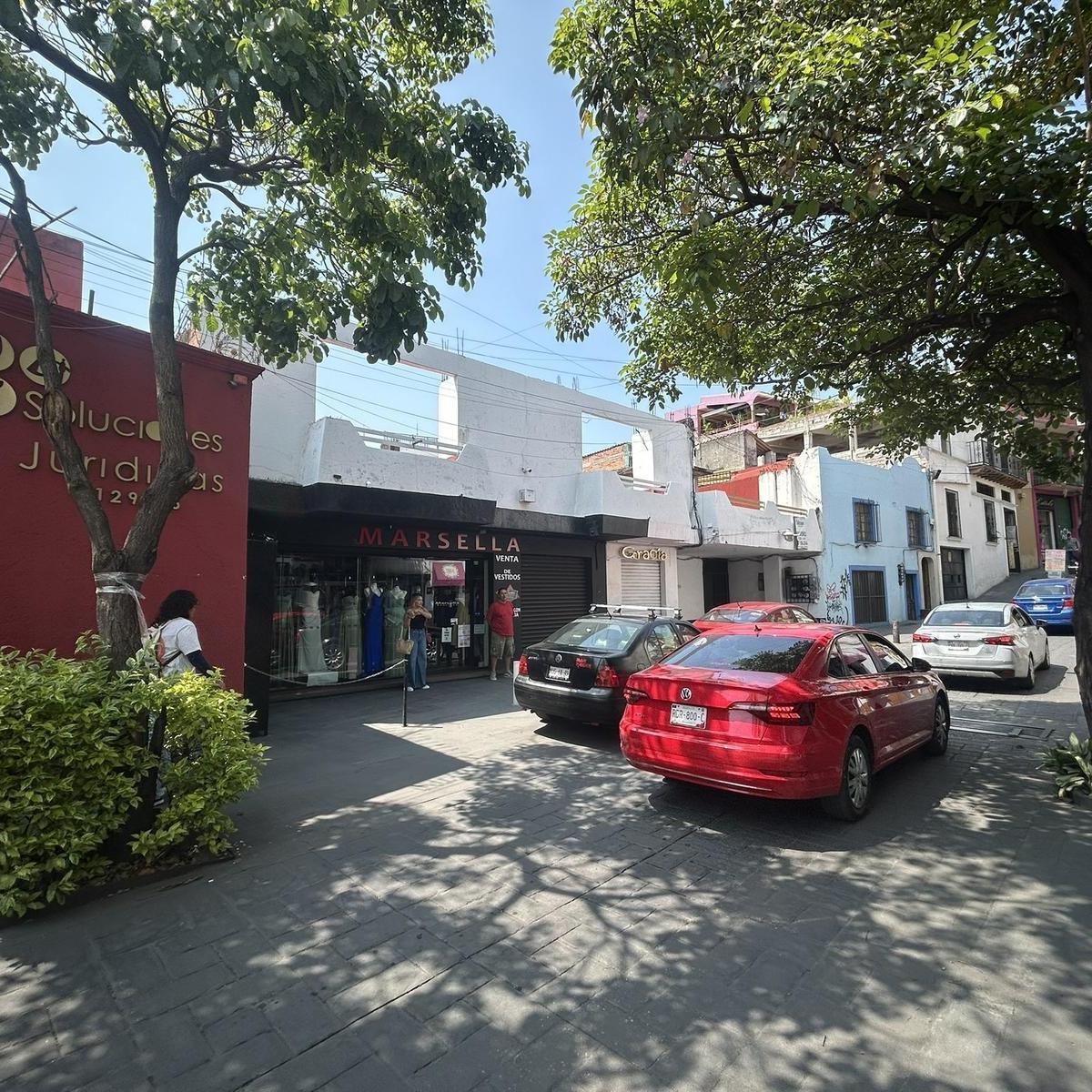 Edificio en Venta con Uso de Suelo Comercial, a Solo Dos Cuadras del Zócalo de Cuernavaca
