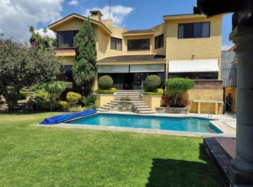 Casa · 405m² · 4 Recámaras · 4 Estacionamientos · Casa en Venta en Rancho Cortes, Cuernavaca