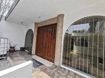 Oficina · 180m² · 2 Recámaras · 2 Estacionamientos · Casa en Renta Para Oficina