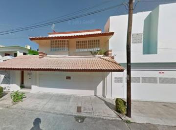 Casa de 4 habitaciones, Boca del Río · Venta de Casa en Jardines de Mocambo, Boca del Rio, Veracruz