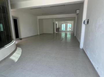 Local comercial · 105m² · Local Av Huayacan