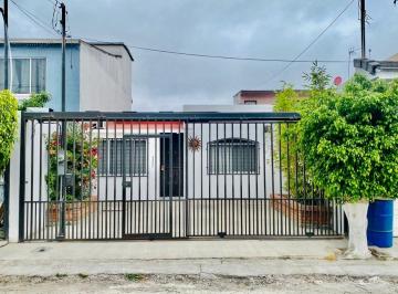 Casa de 2 habitaciones, Tijuana · Casa en La Mesa Seccion La Brisas Fracc El Valle a Minutos de Plaza Corrucel