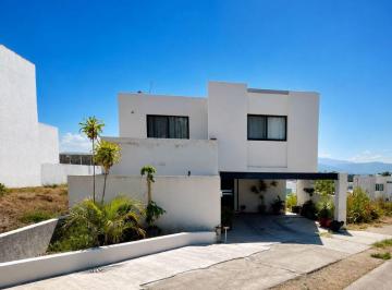 Casa de 3 habitaciones, León · Casa en Venta en Porta Fontana con 3 Recamaras