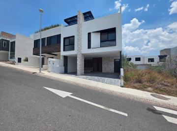 45241187950c985617dad25479018da00e39010a5f64e9634b3a5f8b4a520961 · Casa en Renta en Zibata Dentro de Condominio Turquesa