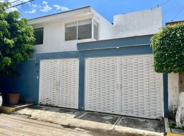 Casa de 4 habitaciones, Cuernavaca · Casa Muy Práctica y Funcional en Privada con Áreas Verdes