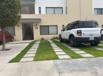Departamento · 90m² · 2 Recámaras · 2 Estacionamientos · Renta de Departamento en Manahal, El Pueblito, Querétaro