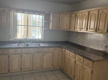 Casa · 292m² · 3 Recámaras · 2 Estacionamientos · Casa en Venta en Lomas del Santuario